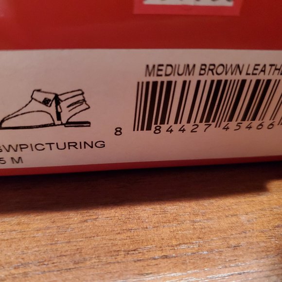 Guess Picturing Brown Leather Thong Sandals NIB - Picture 6 of 6